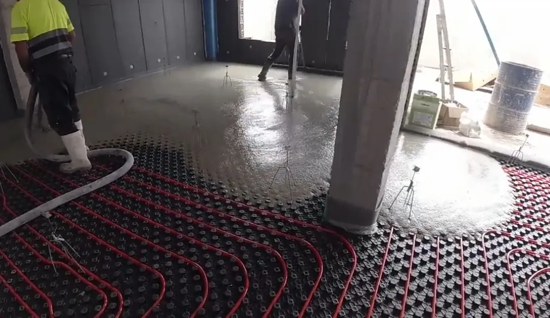 Detalle de suelo radiante y sala técnica